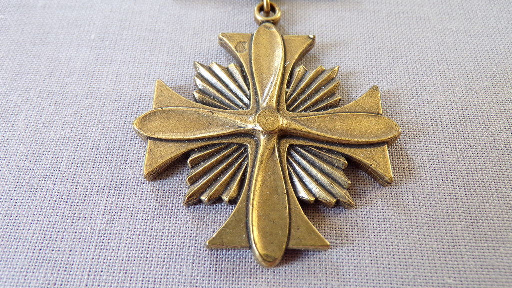 American Distinguished Flying Cross | War-Den military antiques and ...